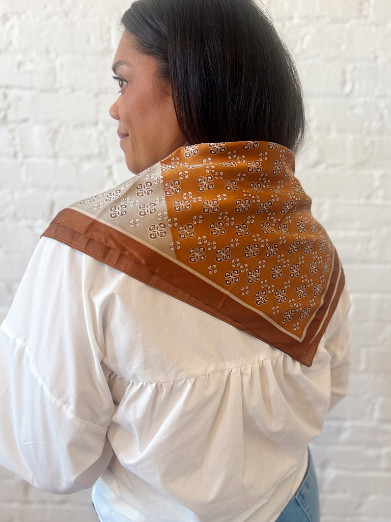 Magnetic Triangle Scarf - Color Block