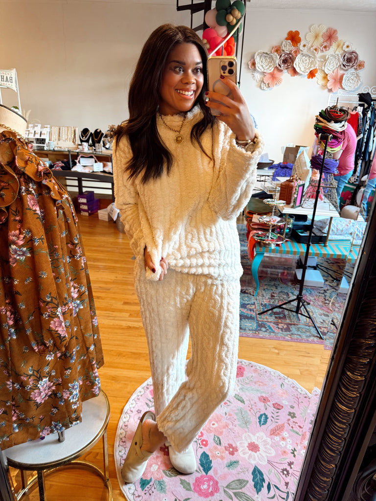 Cozy Cable Knit Set Ivory