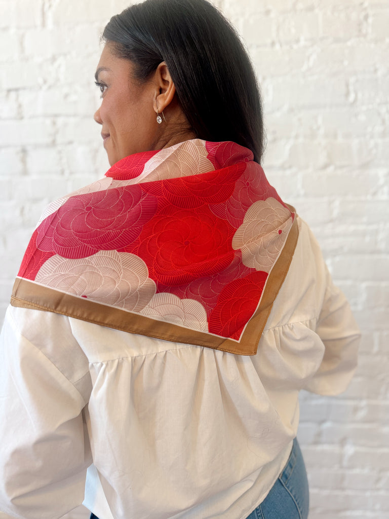 Magnetic Triangle Scarf - Rosette